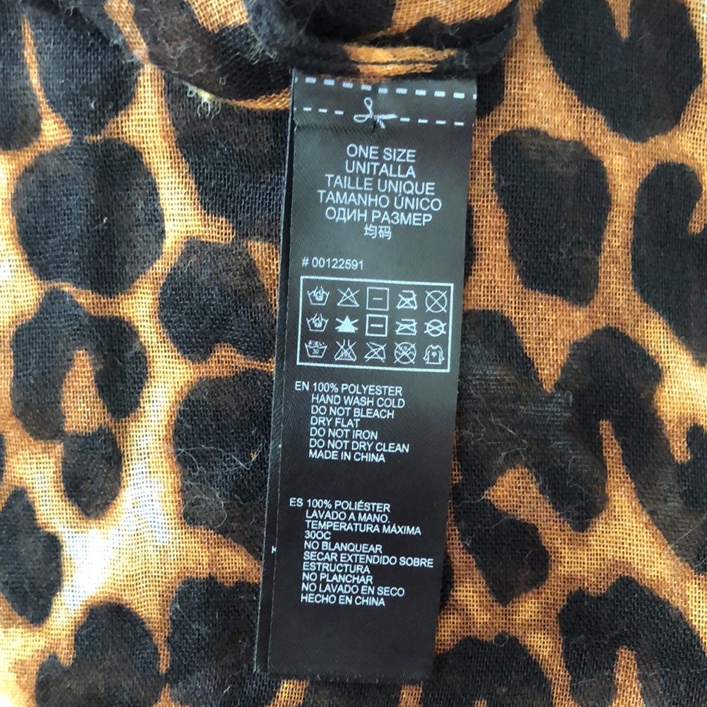 Leopard Infinity Scarf - Picture 3 of 3